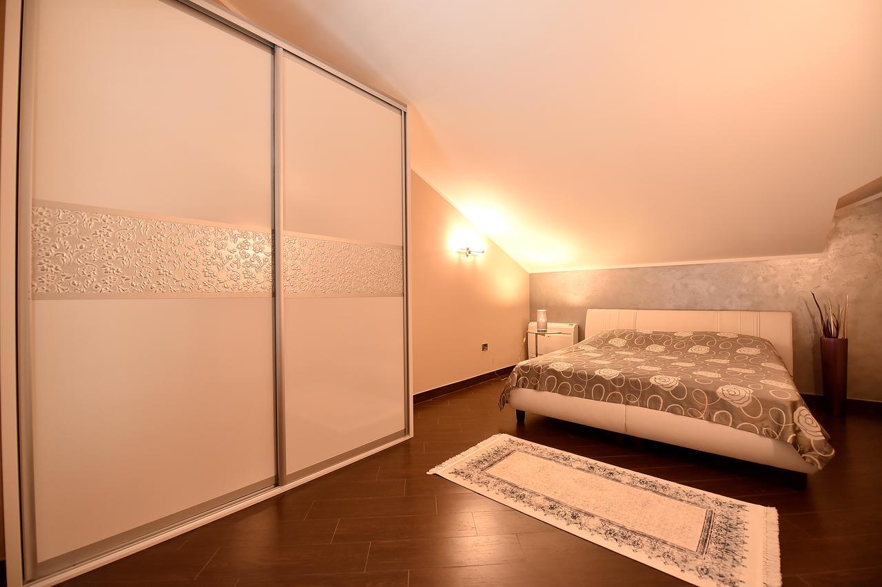 Maniva Penthouse By The Sea Apartment Kotor Exterior foto