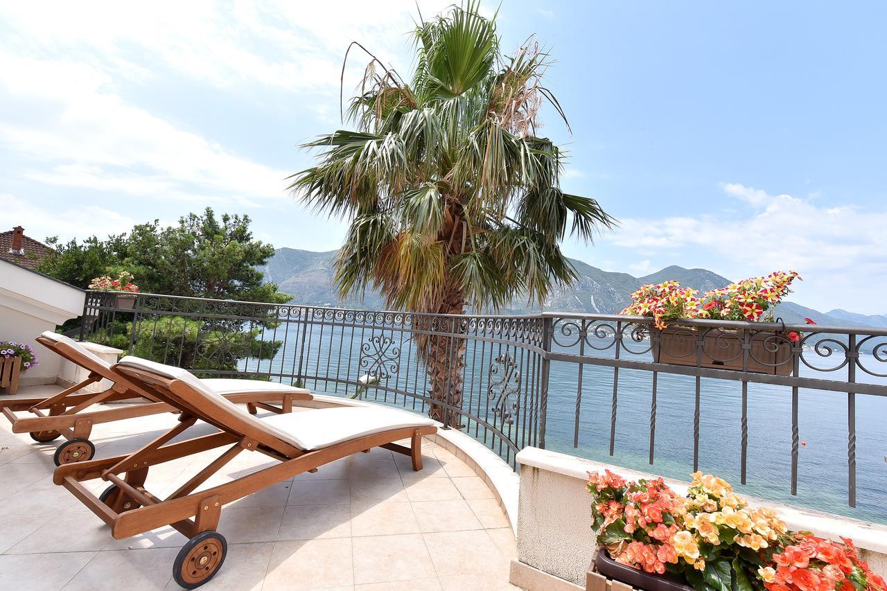 Maniva Penthouse By The Sea Apartment Kotor Exterior foto