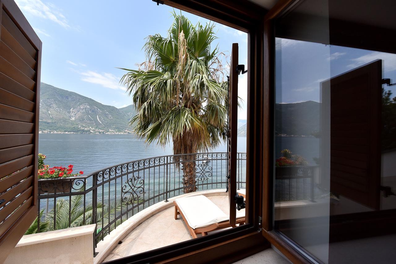 Maniva Penthouse By The Sea Apartment Kotor Exterior foto