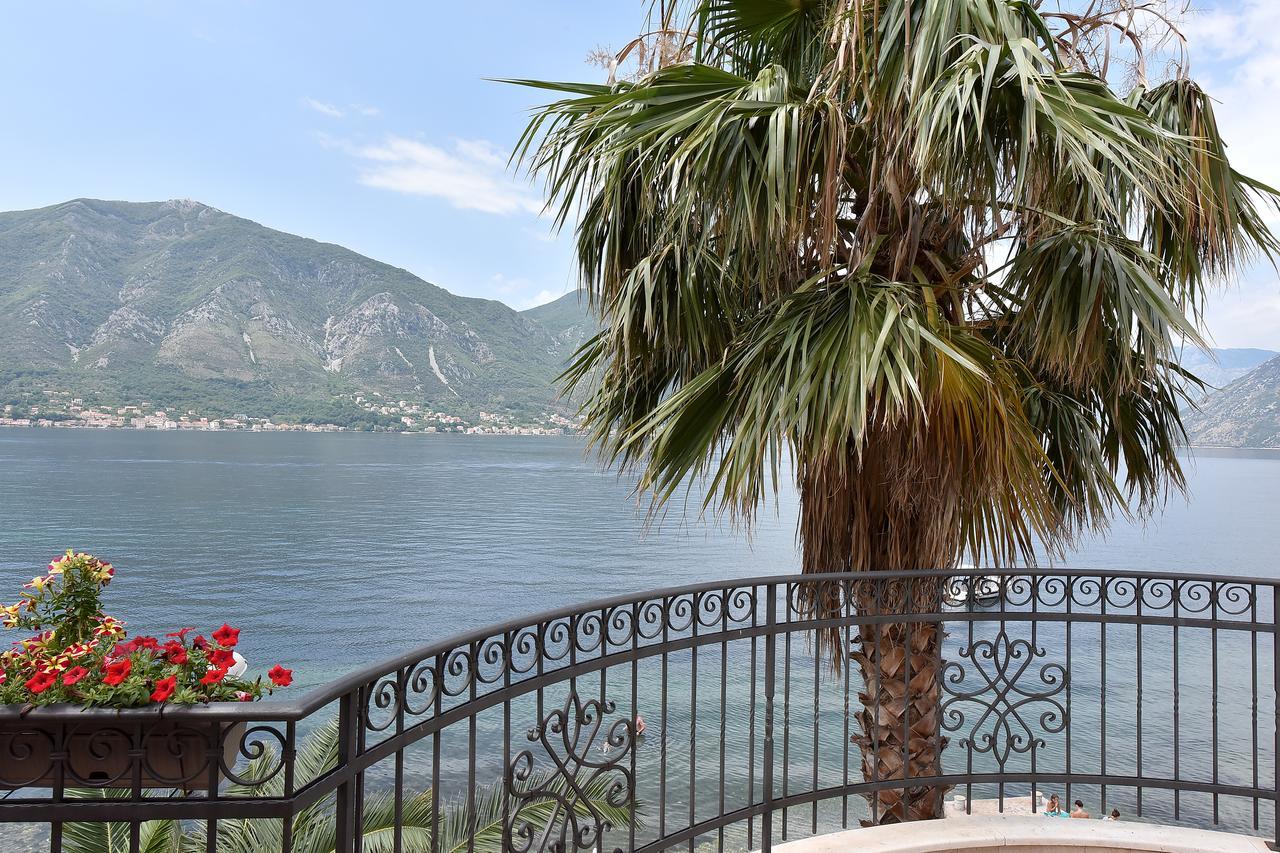Maniva Penthouse By The Sea Apartment Kotor Exterior foto
