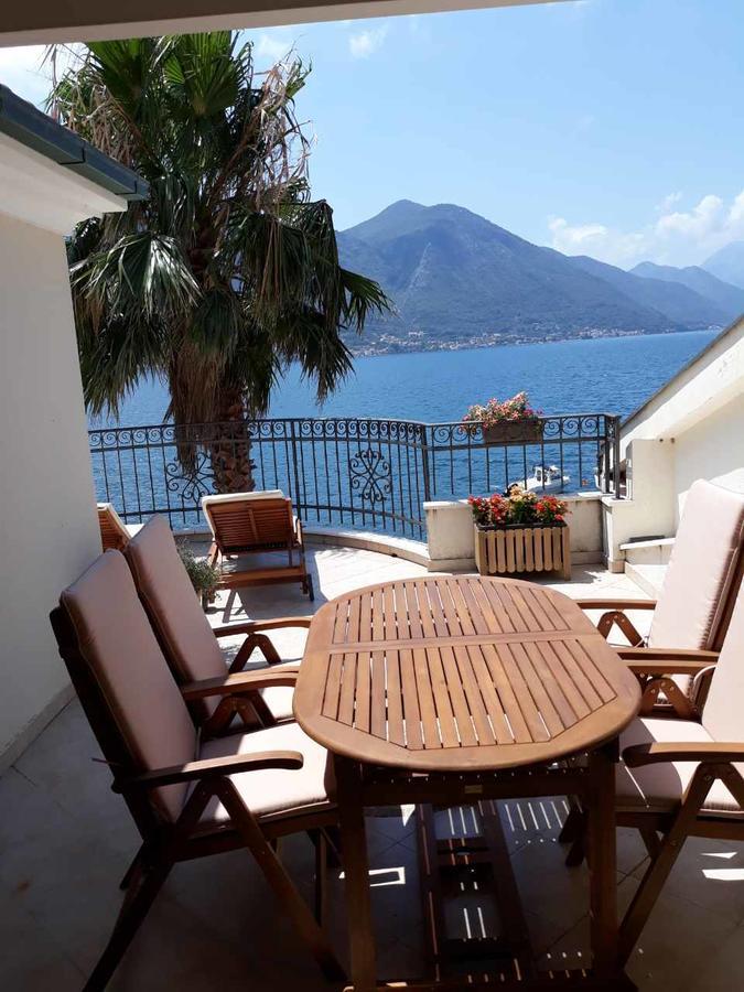 Maniva Penthouse By The Sea Apartment Kotor Exterior foto